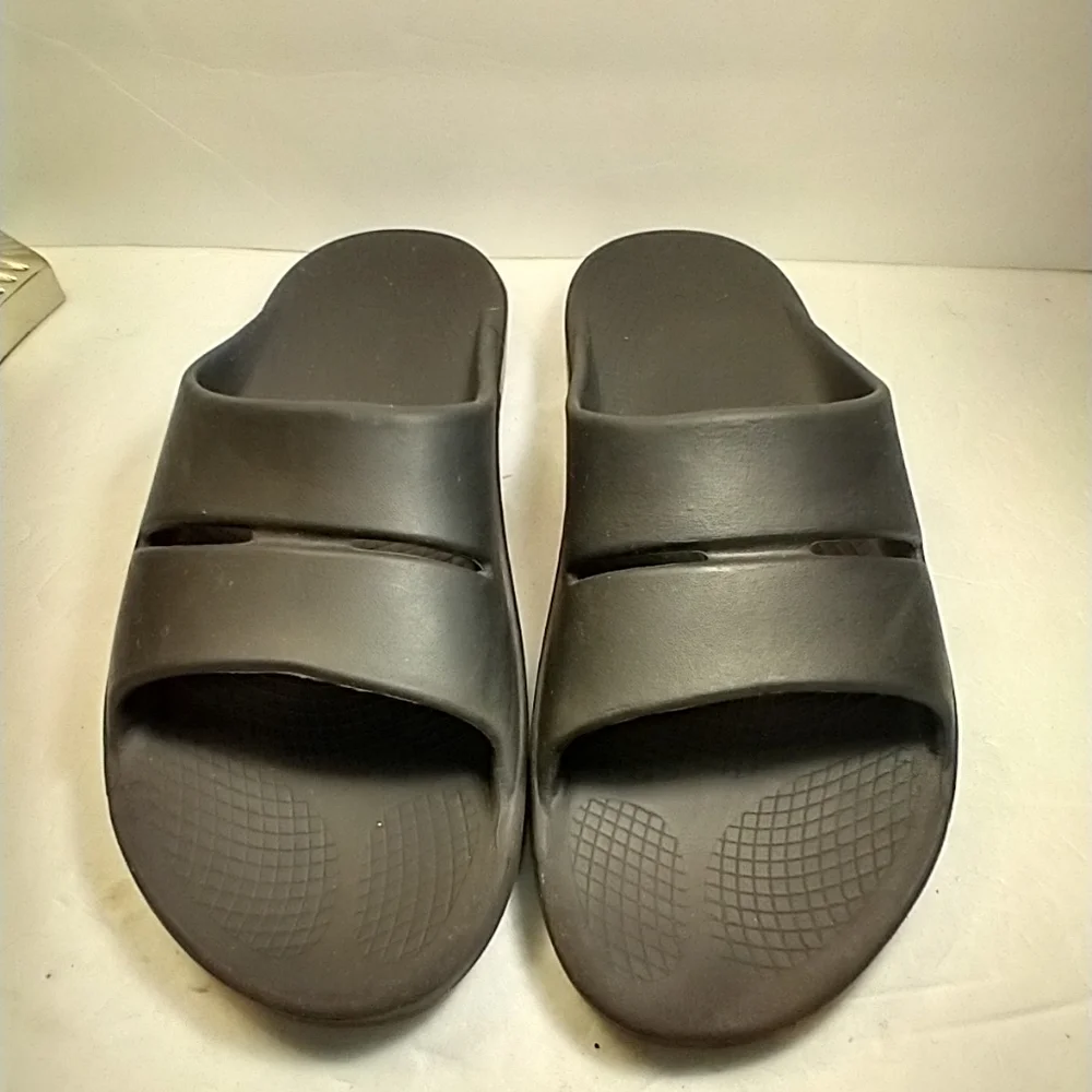Oofos Ooahh Black Recovery Slide Comfort Sandals Men's sz 10.